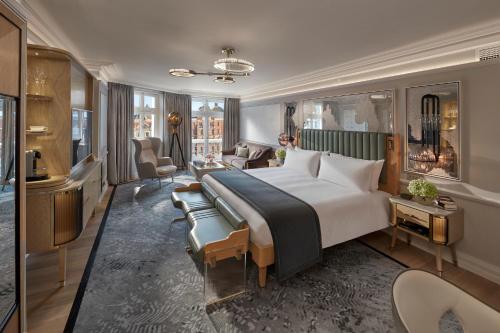 Suite Junior Mandarin con cama extragrande del hotel Mandarin Oriental Hyde Park, London
