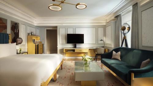 Suite Junior Mandarin con cama extragrande del hotel Mandarin Oriental Hyde Park, London. Foto 5