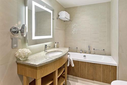 Suite Mayfair del hotel London Hilton On Park Lane. Foto 7