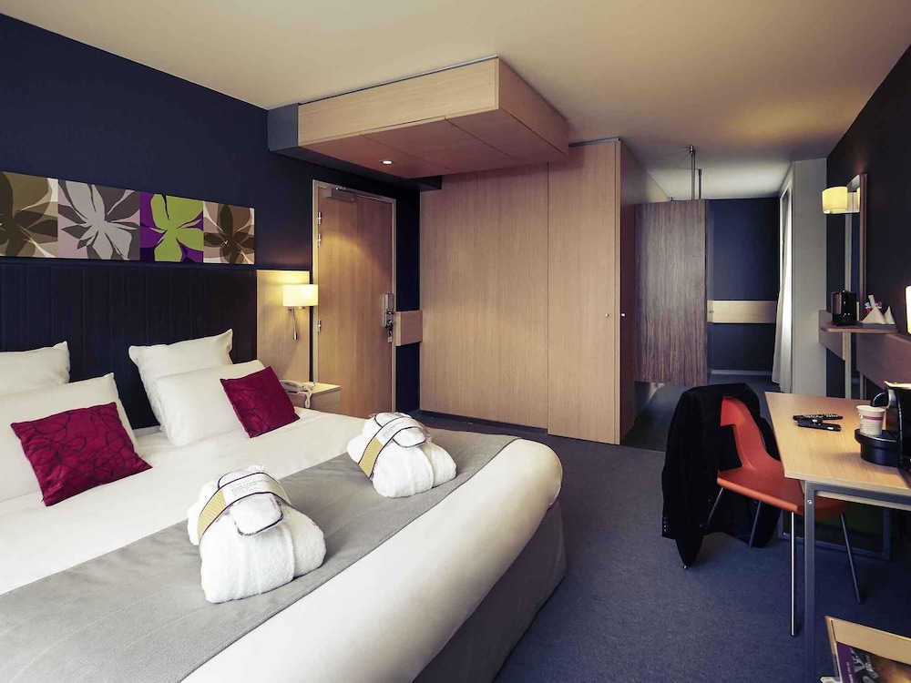 Habitación Privilege con una cama doble de 180 x 200 cm para un máximo nivel de confort del hotel Mercure Valenciennes Centre. Foto 2