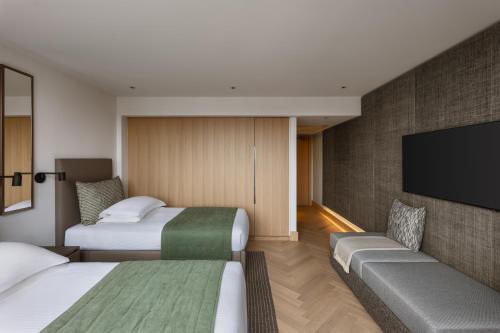 Habitación Twin con jardín del hotel Royal Garden. Foto 2