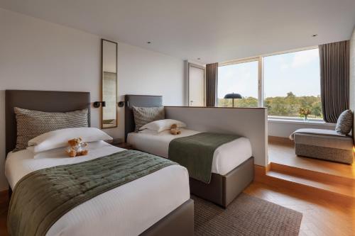 Habitación Twin con jardín del hotel Royal Garden. Foto 3