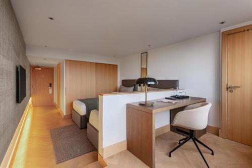 Habitación Twin Deluxe del hotel Royal Garden. Foto 2