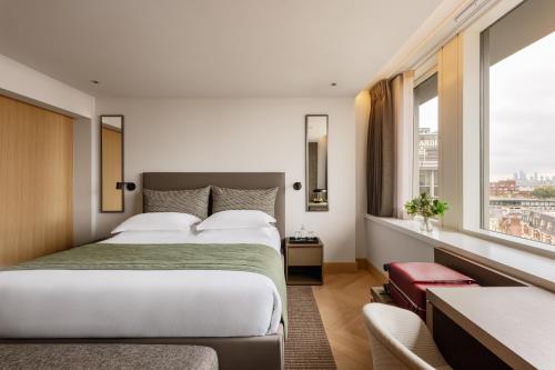 Habitación Deluxe Real del hotel Royal Garden. Foto 4