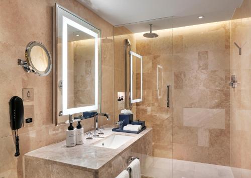 Suite Junior con cama extragrande - Planta Mayfair del hotel Intercontinental London Park Lane, An Ihg. Foto 1