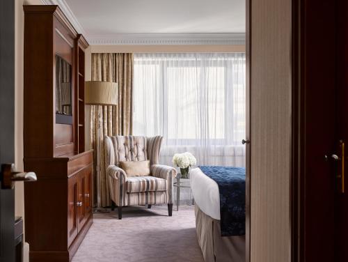 Habitación Clásica con cama extragrande del hotel Intercontinental London Park Lane, An Ihg