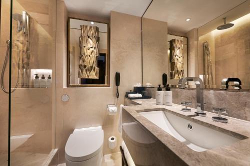 Habitación acogedora con cama extragrande - Planta Mayfair del hotel Intercontinental London Park Lane, An Ihg. Foto 3