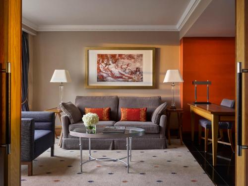 Suite de 1 dormitorio con balcón del hotel Intercontinental London Park Lane, An Ihg