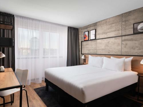 Recién reformada - Habitación Doble Estándar del hotel Ibis London Earls Court. Foto 1
