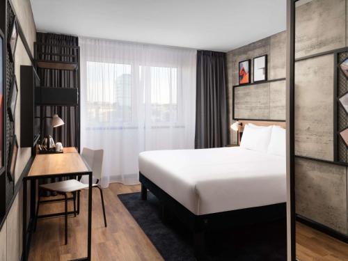 Recién reformada - Habitación Doble Estándar del hotel Ibis London Earls Court. Foto 8