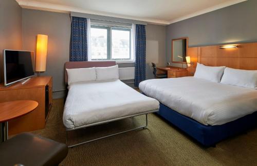 Habitación Premium con cama grande y sofá cama del hotel Holiday Inn London-bloomsbury , By Ihg