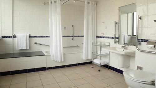 Habitación Estándar con dos camas individuales, adaptada para movilidad reducida del hotel Holiday Inn London-bloomsbury , By Ihg. Foto 2