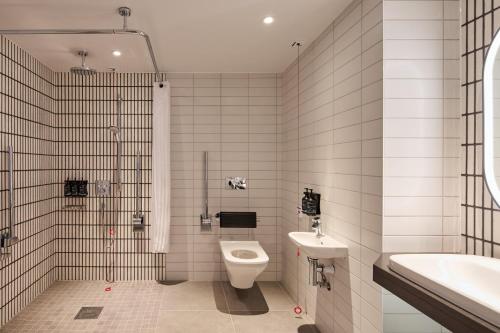 Habitación Doble Estándar - Adaptada para personas con discapacidad del hotel Holiday Inn London-bloomsbury , By Ihg. Foto 6