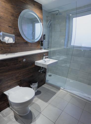 Habitación Doble del hotel a&o London Docklands Riverside. Foto 1