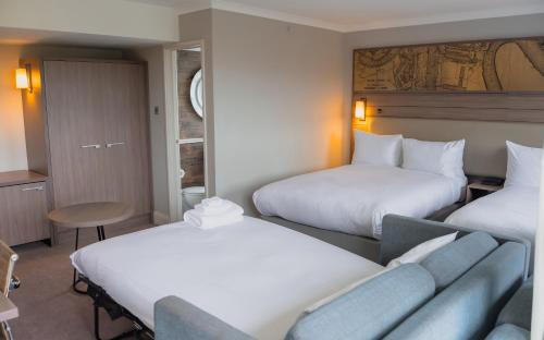 Habitación cuádruple del hotel a&o London Docklands Riverside. Foto 3