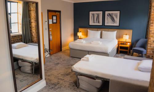 Habitación Familiar del hotel a&o London Docklands Riverside. Foto 5