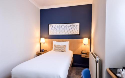 Habitación Individual Estándar del hotel Thistle Bloomsbury Park. Foto 1