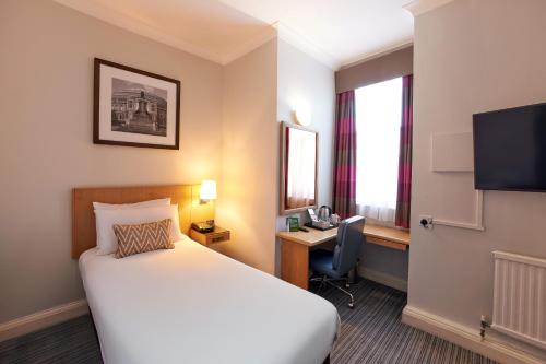 Habitación Individual Estándar del hotel Thistle Bloomsbury Park. Foto 3