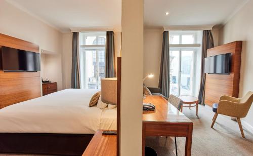 Suite Junior del hotel Thistle London Piccadilly. Foto 2