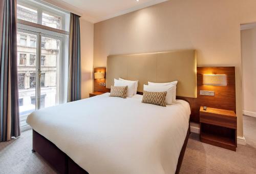Suite Junior del hotel Thistle London Piccadilly. Foto 3