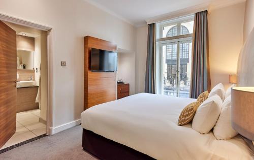 Suite Junior del hotel Thistle London Piccadilly. Foto 5