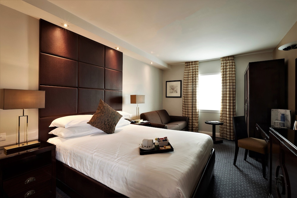 Habitación superior, 1 cama doble con sofá cama (Superior Room Double) del hotel Stamford Bridge London. Foto 4