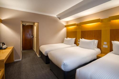 Habitación Triple del hotel Tavistock. Foto 3