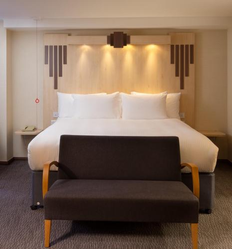 Habitación Familiar adaptada para personas de movilidad reducida del hotel Tavistock. Foto 3