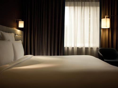Habitación Superior con sofá - cama extragrande del hotel Pullman London St Pancras. Foto 3