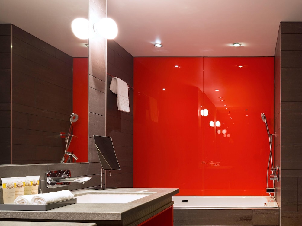 Suite junior, 1 cama de matrimonio grande del hotel Pullman London St Pancras. Foto 4