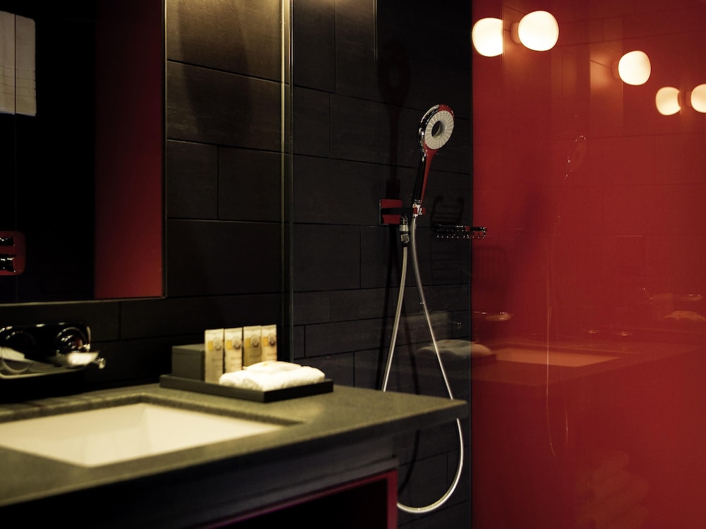 Habitación clásica, 1 cama doble, accesible para personas con discapacidad del hotel Pullman London St Pancras. Foto 5