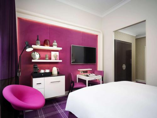 Habitación Superior con cama extragrande del hotel Sofitel St James London