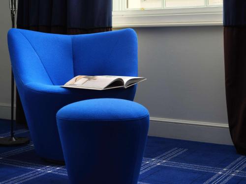 Habitación Premium Luxury con vistas a Waterloo Place o al centro comercial Pall Mall - Cama extragrande del hotel Sofitel St James London