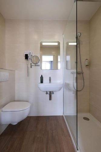 Habitación Doble del hotel Hipotel Paris Voltaire Bastille. Foto 2