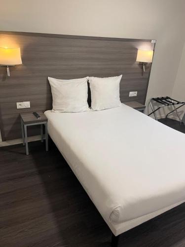 Habitación Doble del hotel Hipotel Paris Voltaire Bastille. Foto 6