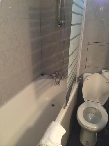 Habitación Doble - 2 camas del hotel Hipotel Paris Voltaire Bastille. Foto 10