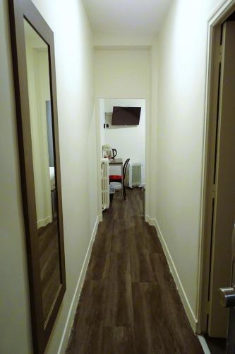 Habitación Doble - 2 camas del hotel Hipotel Paris Voltaire Bastille. Foto 23