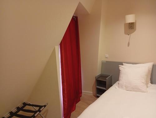 Habitación Individual Pequeña del hotel Hipotel Paris Voltaire Bastille. Foto 5