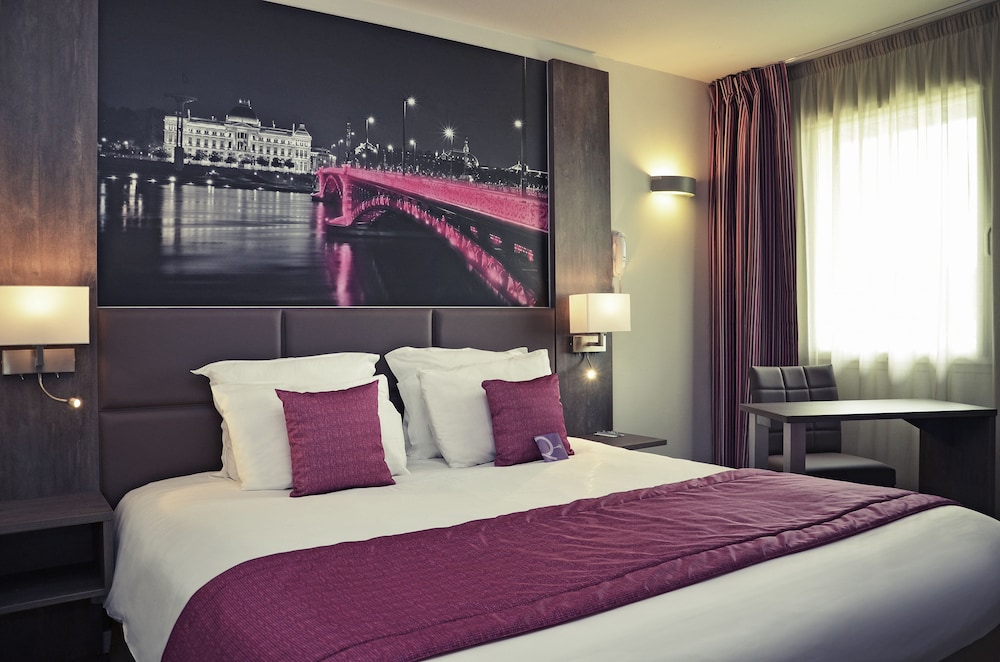 Habitación Superior con cama doble del hotel Mercure Lyon Est Chaponnay