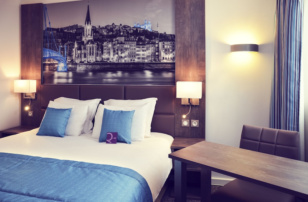 Habitación Superior con cama doble del hotel Mercure Lyon Est Chaponnay. Foto 2