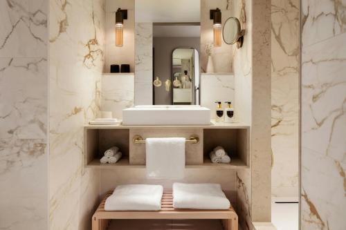 Atelier Twin Room del hotel The Montcalm Marble Arch. Foto 4