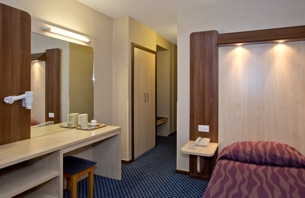 Habitación individual del hotel Royal National