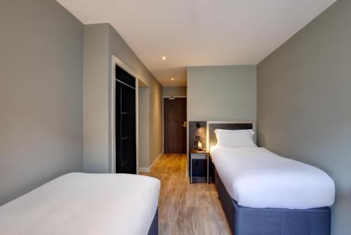 Habitación Doble Estándar Plus - 2 camas del hotel Royal National. Foto 1