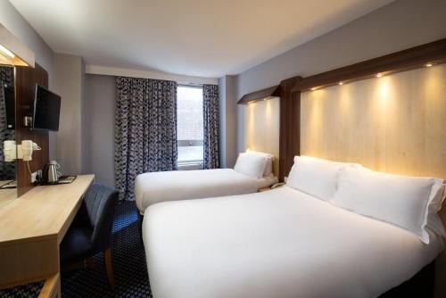 Habitación Familiar del hotel Royal National. Foto 3