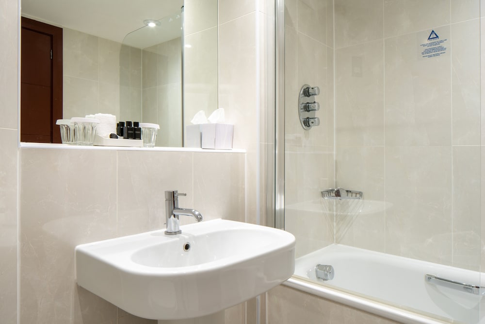 Suite estudio (Standard) del hotel Danubius Regents Park. Foto 3