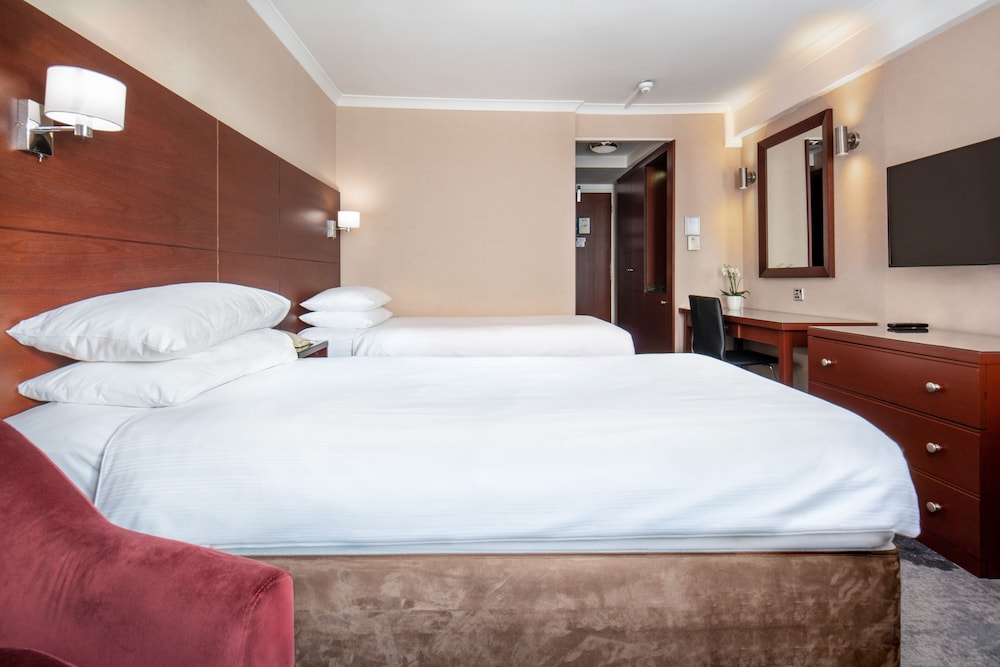 Habitación estándar con 2 camas individuales del hotel Danubius Regents Park. Foto 1