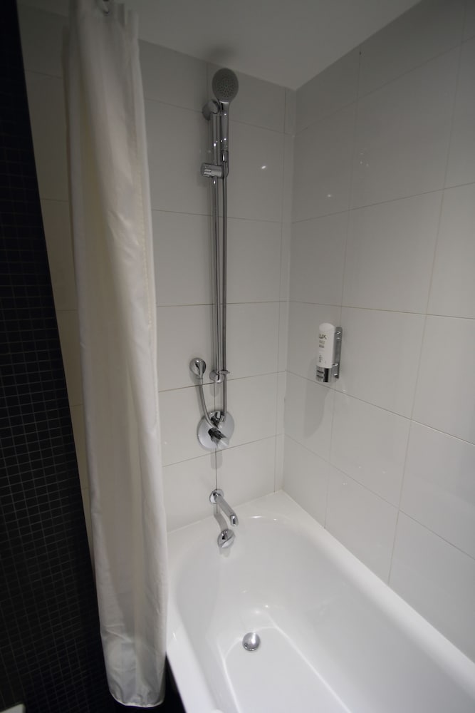 Habitación estándar, 1 cama doble (Mini cooler) del hotel Crowne Plaza London - Docklands, An Ihg. Foto 7