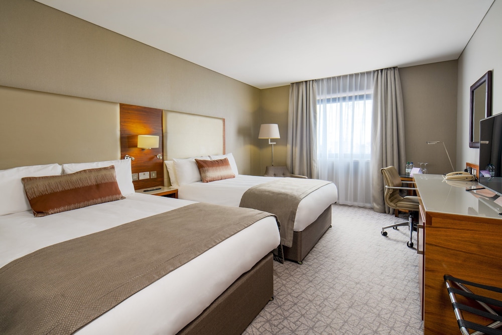 Habitación estándar, 2 camas dobles (mini nevera) del hotel Crowne Plaza London - Docklands, An Ihg. Foto 6