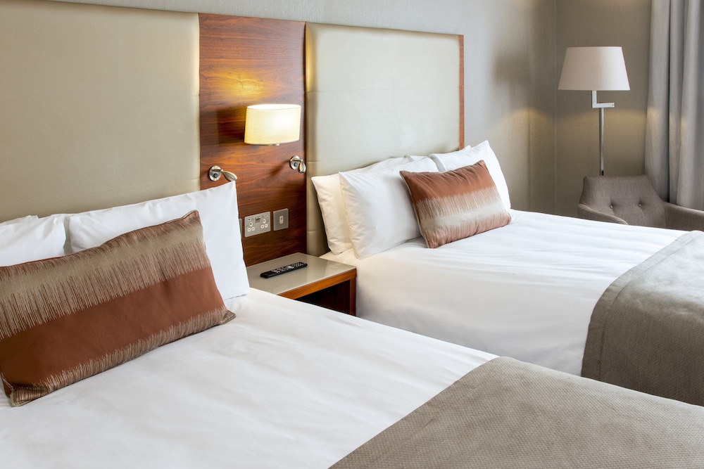 Habitación estándar, 2 camas dobles (mini nevera) del hotel Crowne Plaza London - Docklands, An Ihg. Foto 7