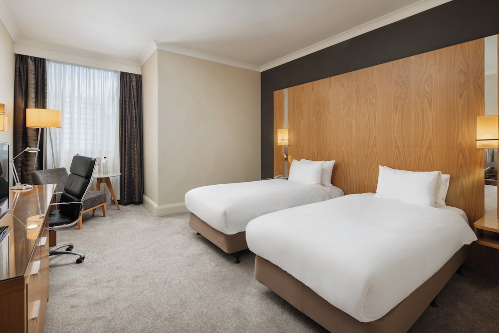 Habitación estándar, 2 camas individuales del hotel Crowne Plaza London Ealing, An Ihg. Foto 1